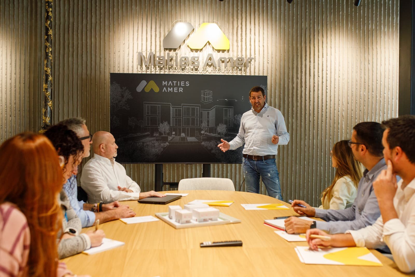 Dirección y consolidación Maties Amer